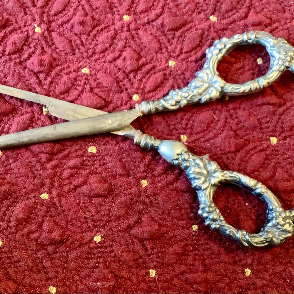 Antique Sterling silver antique sewing scissors, leaf pattern
